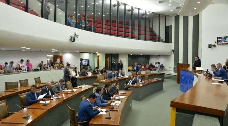 Deputados aprovam LDO com receita prevista em 14,5 bilhões