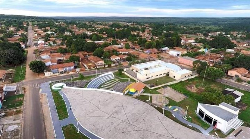 Idoso de 78 anos abusa sexualmente da mãe e 3 filhas e atira contra casa das vítimas