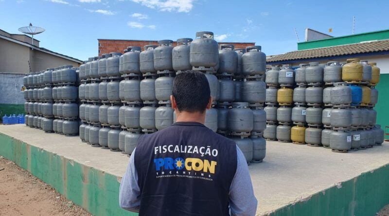 Procon Tocantins notifica mais de 30 revendedores de gás de cozinha por não reduzirem os preços