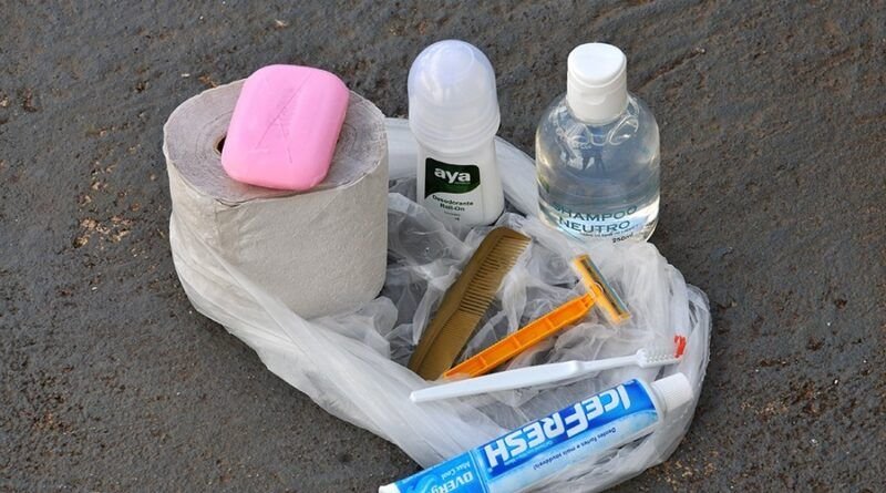 Justiça bloqueia mais de R$ 100 mil do estado e obriga governo a comprar kits higiênicos para presidiários