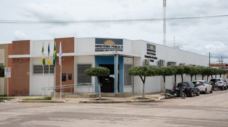 Médico é condenado por acumular cargos indevidamente