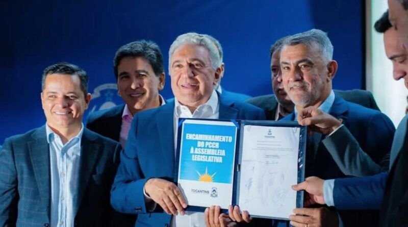 Governo envia à Assembleia projeto do novo PCCR da Educação no Dia dos Professores