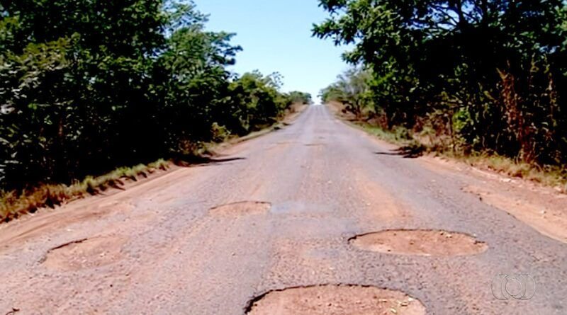 Governo do Tocantins assina ordem de serviço para restauração asfáltica da TO-335, entre Colinas e Palmeirante