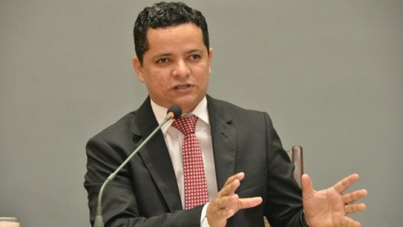 Projeto de Lei de Jorge Frederico obriga a instalação de ar condicionado nas escolas do Tocantins