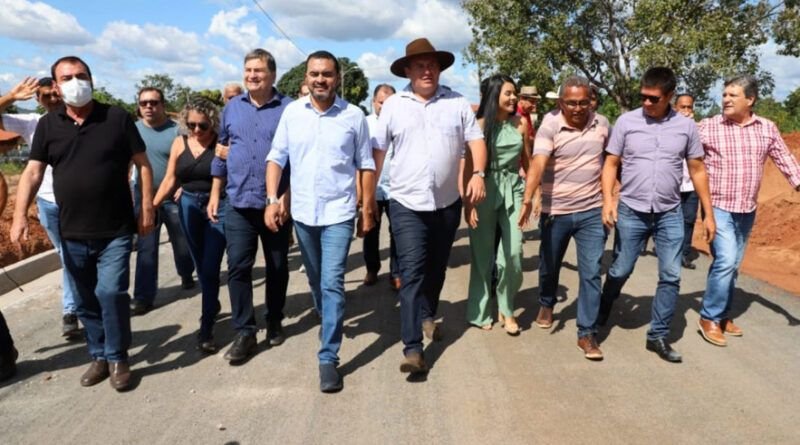 No aniversário de Wanderlândia, governador Wanderlei Barbosa inaugura Núcleo de Identificação e anuncia asfaltamento entre os povoados Floresta e Araçulândia