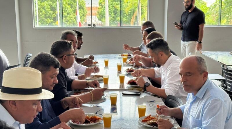 Max Fleury visita Restaurante Popular e propõe criação de unidade na região sul de AraguaÃna