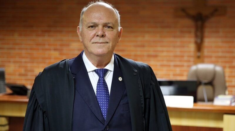 CNJ prorroga afastamento de desembargador Helvécio de Brito Maia Neto, investigado por venda de sentenças