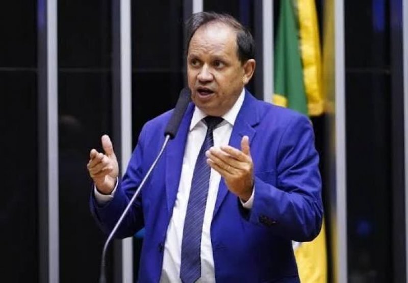 Câmara aprova urgência para PL contra adultização de crianças; Eli Borges protesta contra votação relâmpago