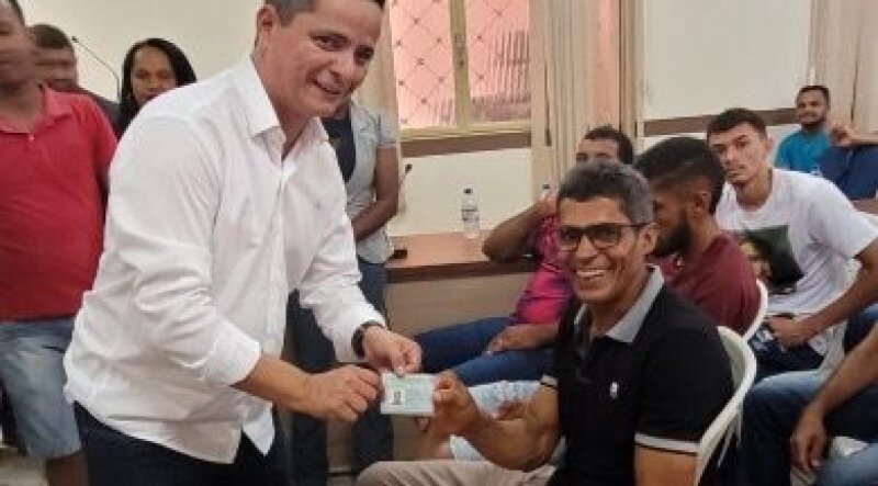Jorge Frederico celebra sanção da CNH Cidadã, inspirada em seu programa TOHABILITADO