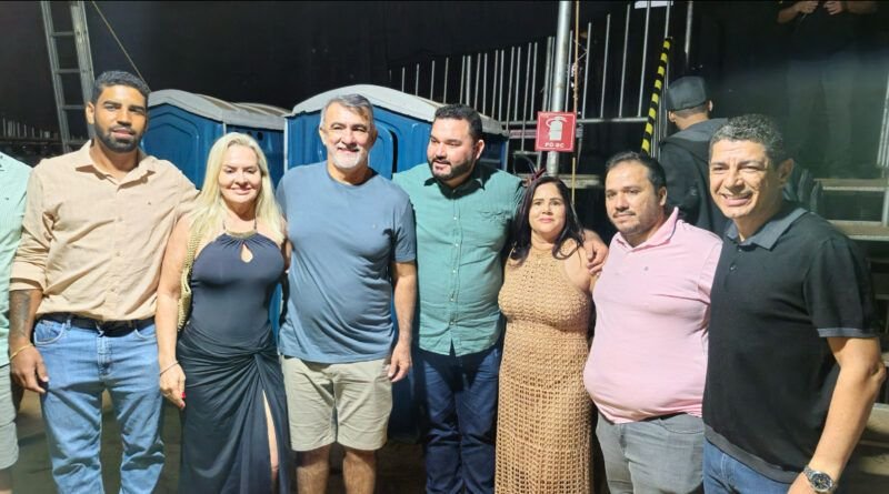 Amélio Cayres garante R$ 100 mil para estrutura da praia de São Salvador do TO e prestigia abertura da temporada