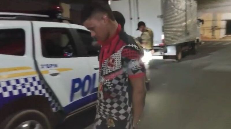 VÍDEO: Suspeito é preso em flagrante tentando furtar veículos no centro de Araguaína; jovem tentou se passar por menor de idade