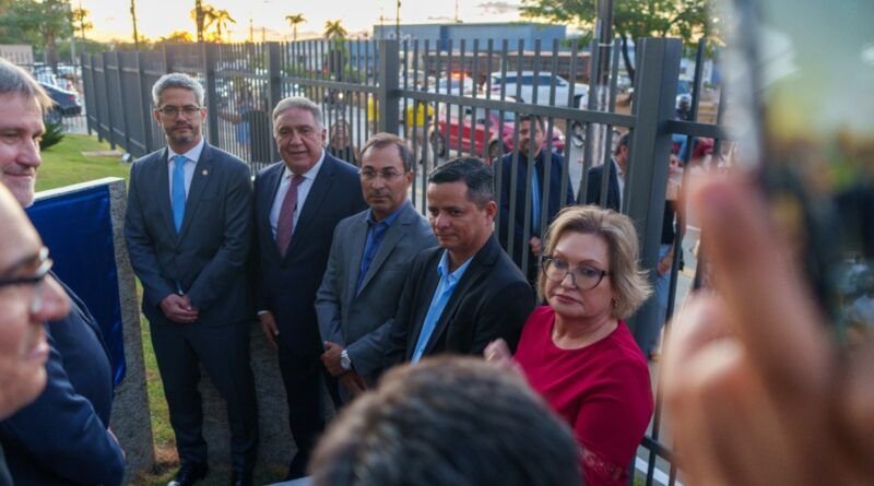 O reencontro entre Wagner e Jorge; quando a política desce do palanque e sobe de nível