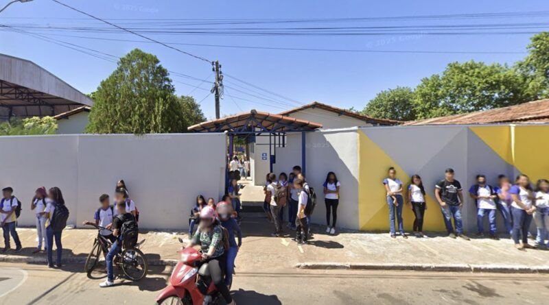 Ministério Público apura superlotação de salas e falta de climatização no Colégio Estadual Professora Silvandira, em AraguaÃna
