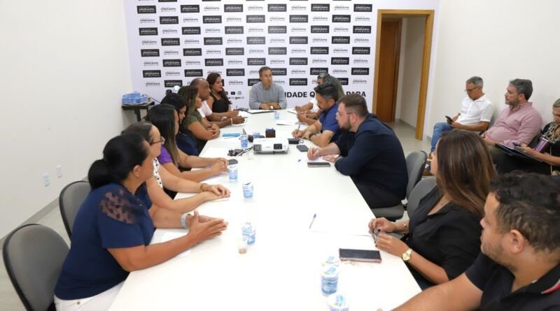 GREVE EDUCAÇÃO: Prefeitura de Araguaína anuncia reposição de aulas, considera que greve foi ilegal e diz que vai cortar o ponto de professores grevistas