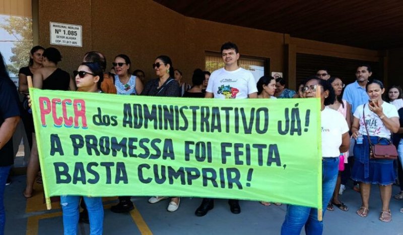 Após cinco dias de greve, professores de Araguaína encerram paralisação com promessa de valorização e PCCR do administrativo